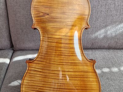 Lak: Finálny dotyk pre krásu, ochranu a dokonalý tón