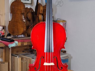 Lak: Finálny dotyk pre krásu, ochranu a dokonalý tón