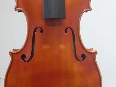 Lak: Finálny dotyk pre krásu, ochranu a dokonalý tón