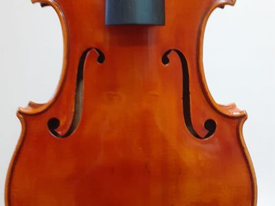 Lak: Finálny dotyk pre krásu, ochranu a dokonalý tón